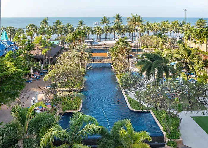 Jomtien Palm Beach Hotel & Resort - Family-Friendly Pattaya